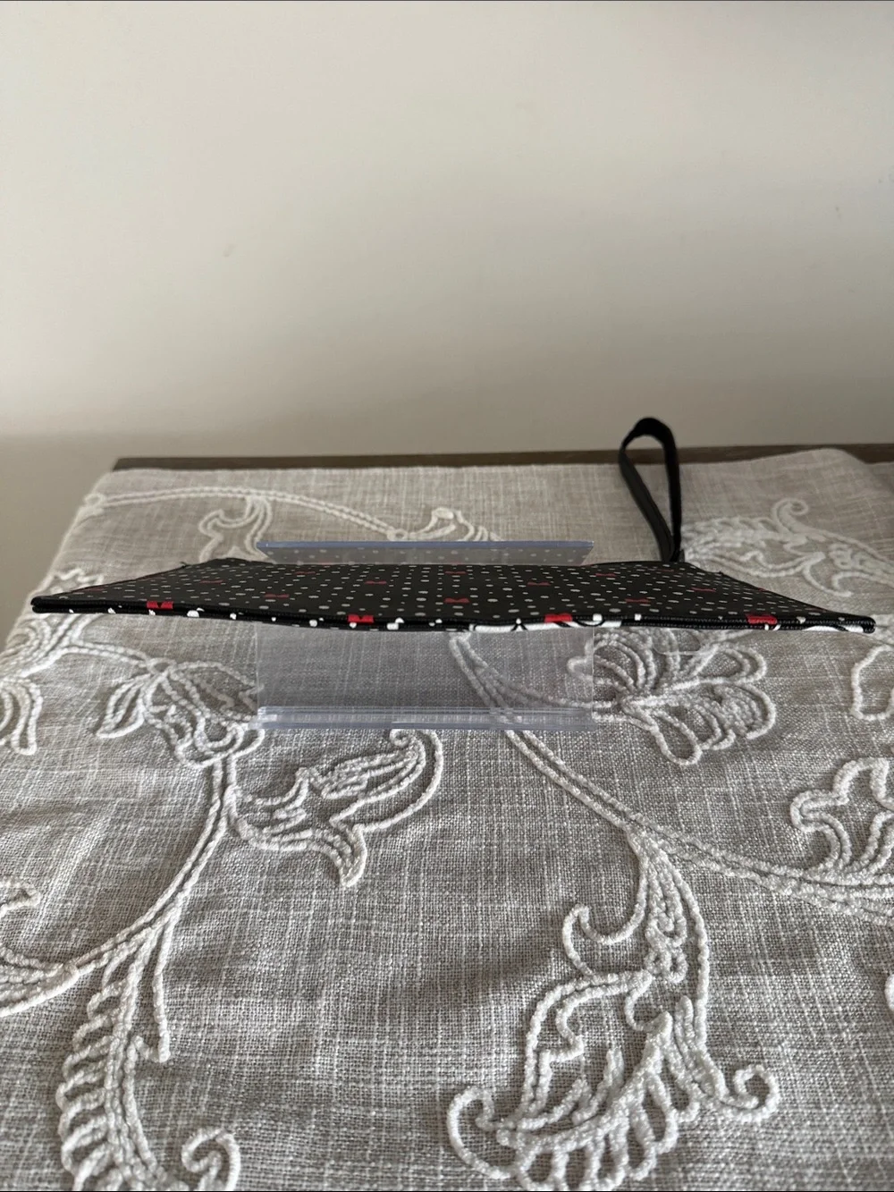 Disney Minnie Mouse Black/White/Red Wristlet Clutch